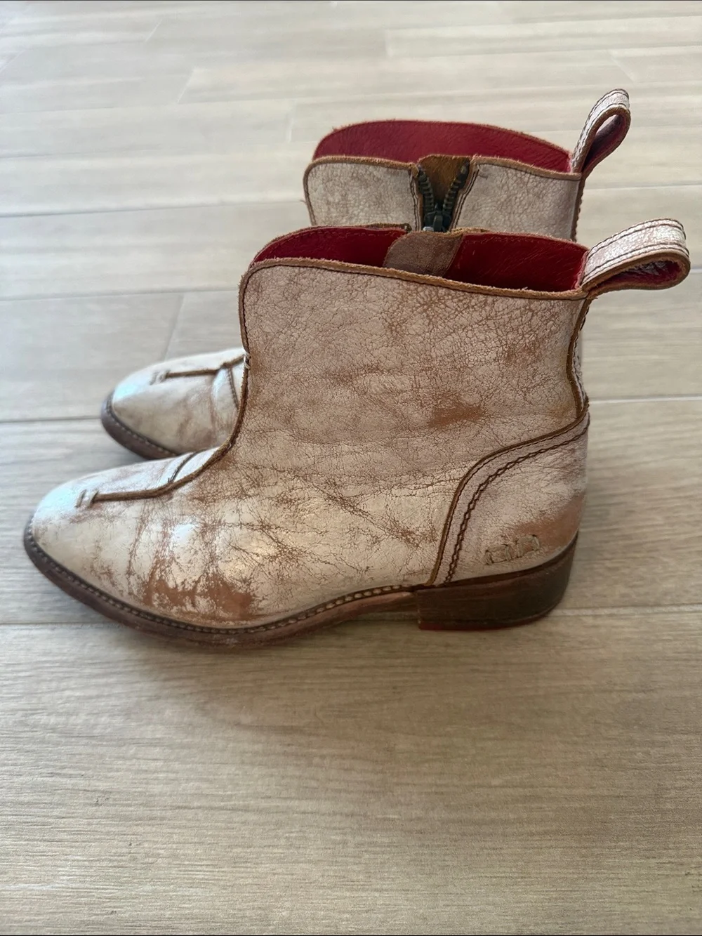 Bed Stu White Leather Ankle Boots with Red Interior